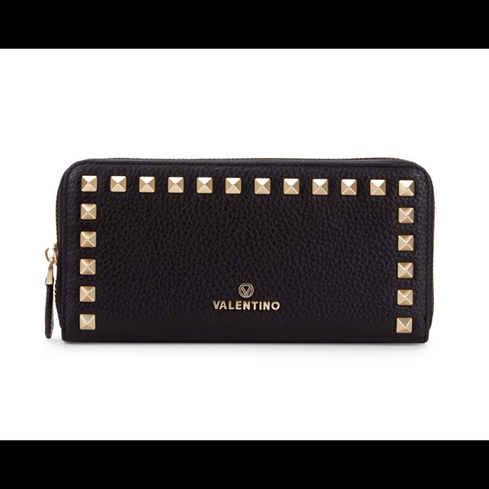 100% Authentic Valentino Rockstud  Leather Wallet.